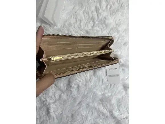 Coach Zip-Around Wallet in Nude Leather - Picture 3 of 6